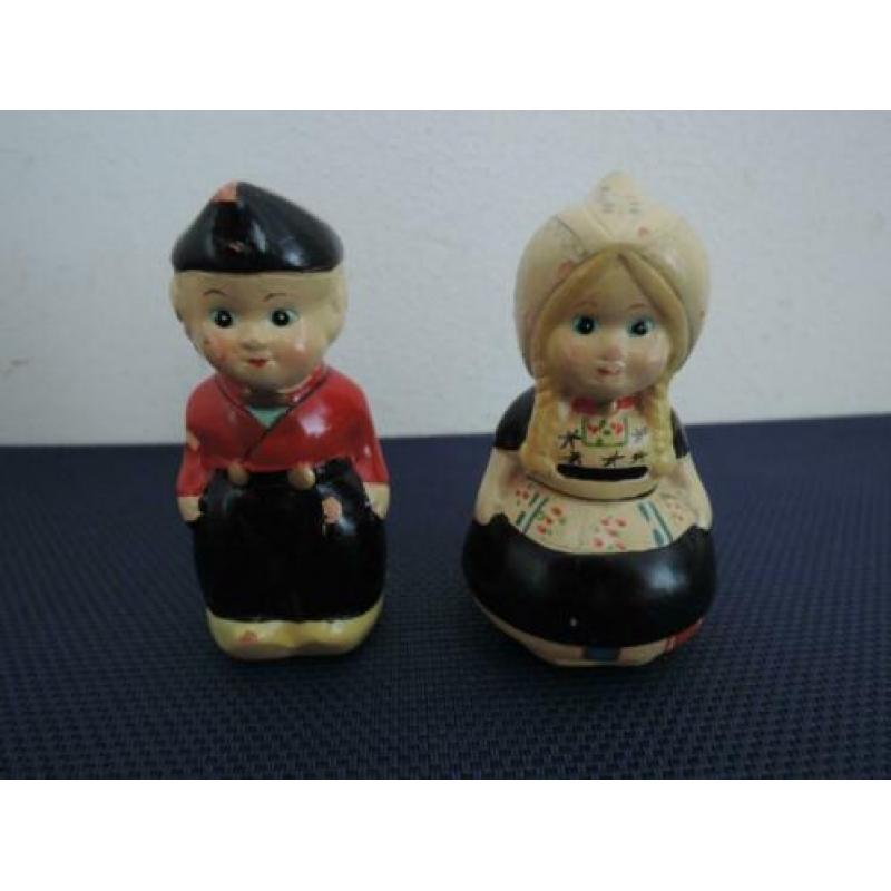 Twee vintage puntenslijpers van gebakken klei
