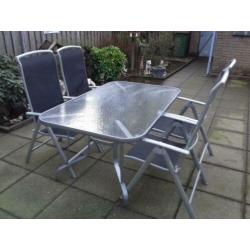 Tuintafel met 4 standenstoelen lichtmetaal