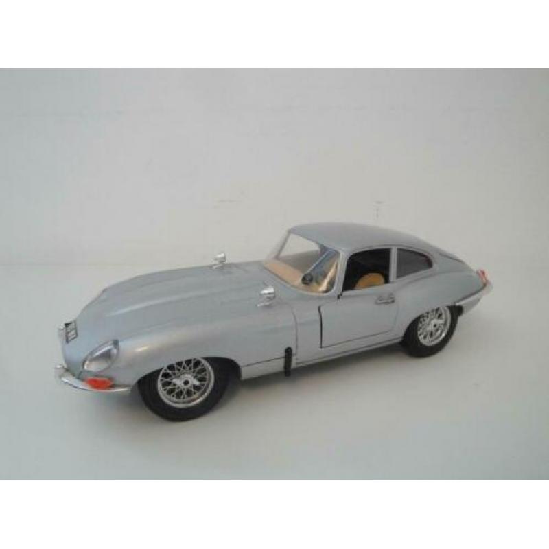 Schaalmodel - jaguar e coupé 1961 - schaal 1.18