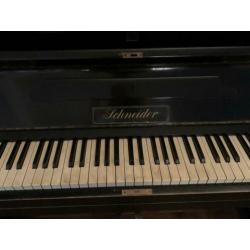 Zwarte Schneider antiek ogende piano