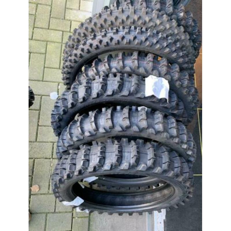 Nieuwe Pirelli schoepenbanden