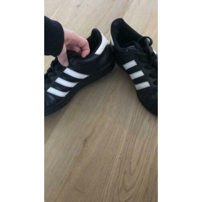 Adidas superstar zwart maat 36 2/3