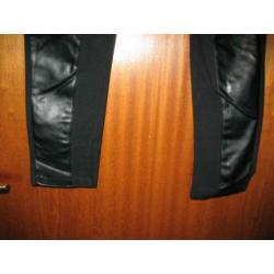 Zwarte broek met nepleren voorkant maat M merk MISS OK