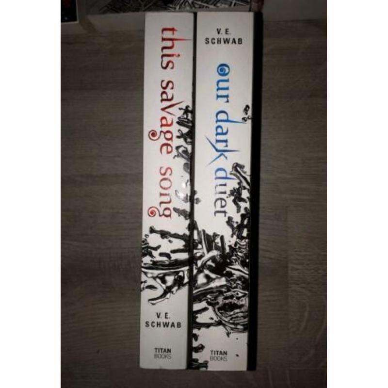 Verschillende VE Schwab paperbacks Engelstalig