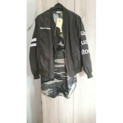 Nieuw bomber jas mt m en camouflage truitje mt s