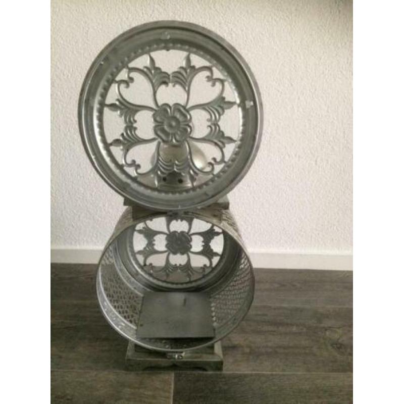 Sierlijke Zilverkleurige Windlicht Barok hoog 46 cm
