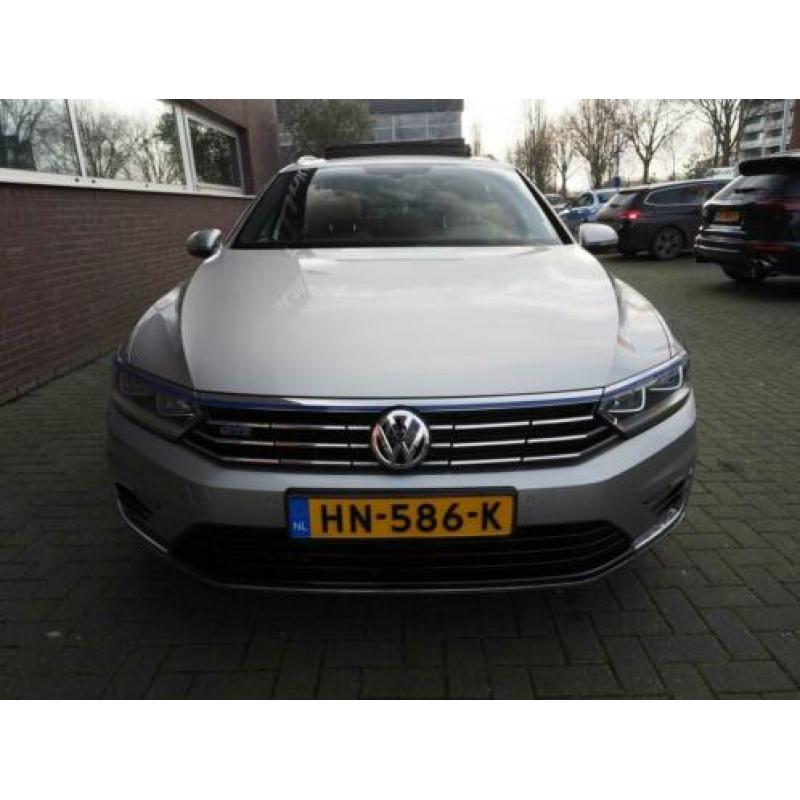 Volkswagen Passat Variant 1.4 TSI GTE 7% LED Pano Leder Adap