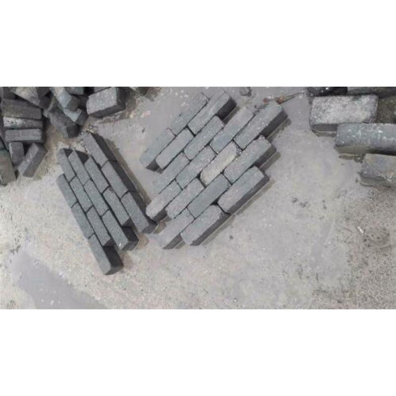 Beton Dikformaat jong gebruikt kleur zwart