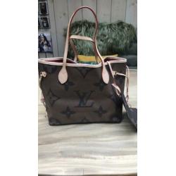 Louis Vuitton neverfull bag Logo MM