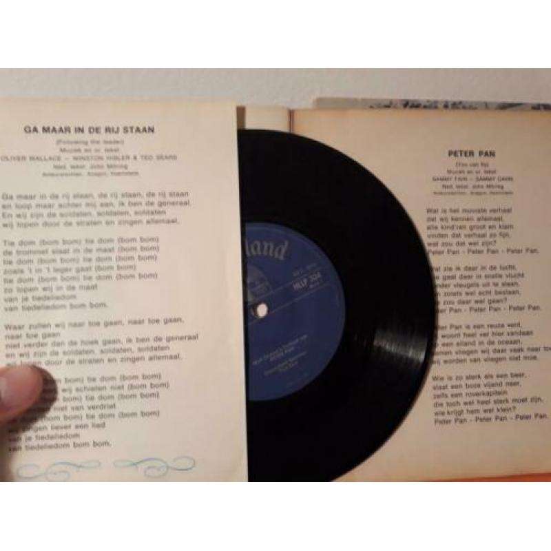 Walt disney singles peter pan, bambi, junglebook
