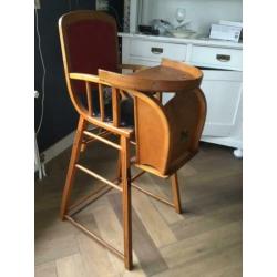 Antieke kinderstoel vintage