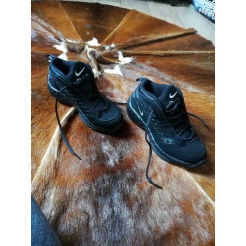 Nieuw Nike athletics women maat 38