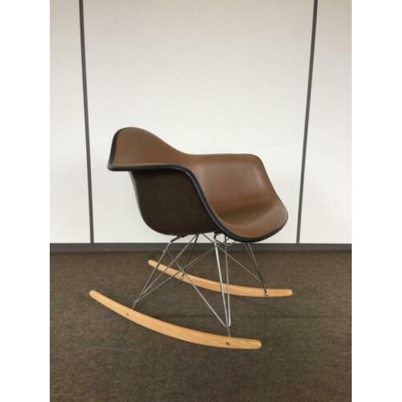 Eames | Herman Miller | RAR Seal Brown | Fiberglass