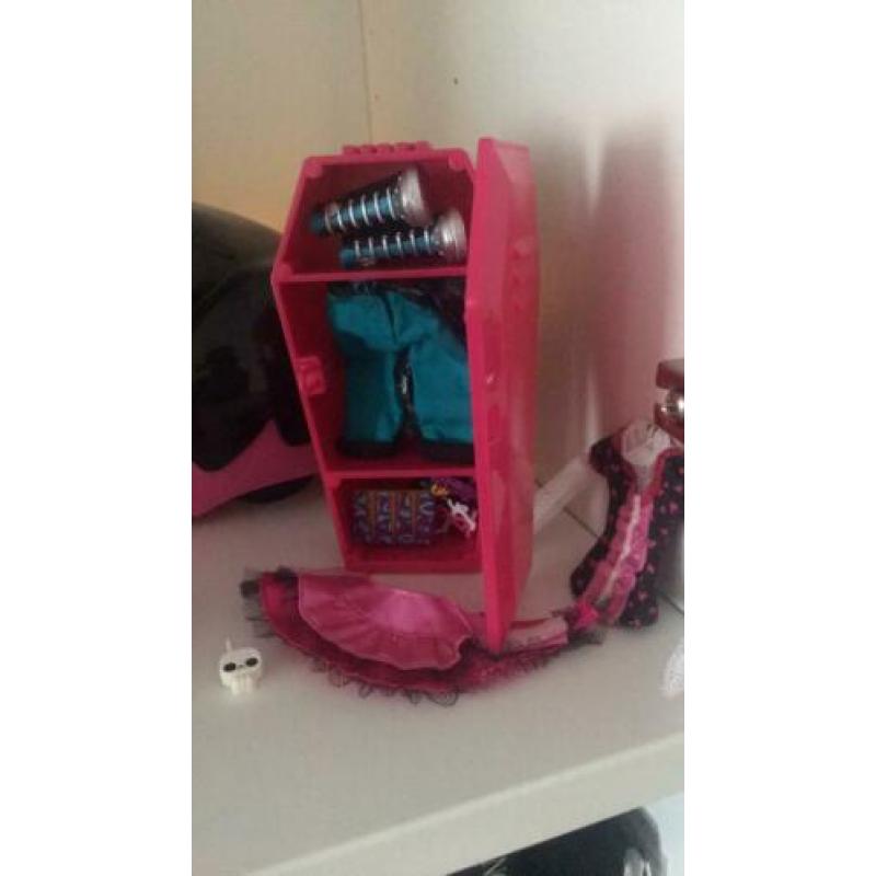 Draculaura Monster High pop