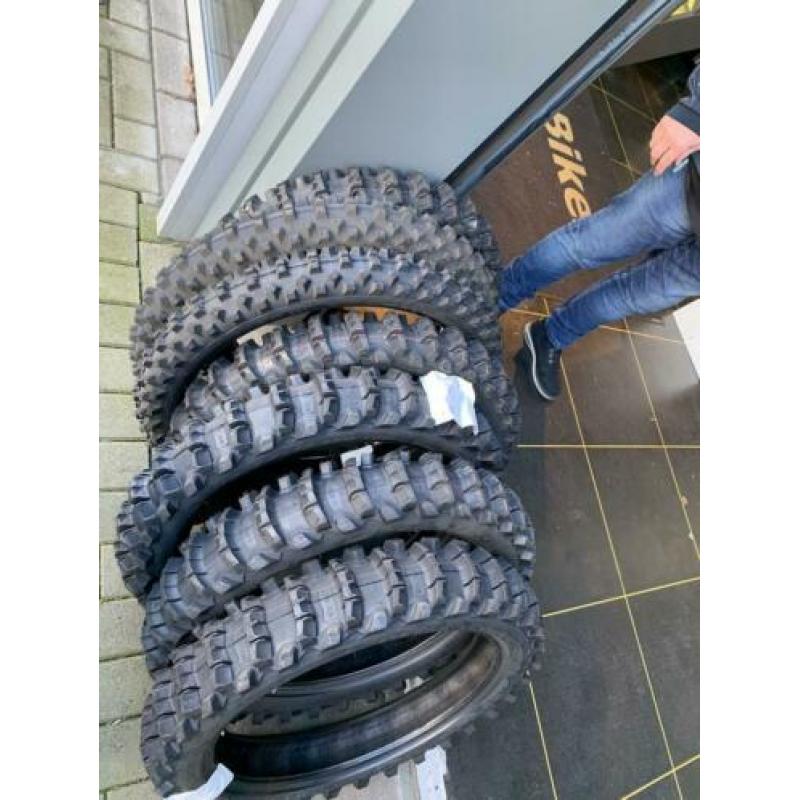 Nieuwe Pirelli schoepenbanden