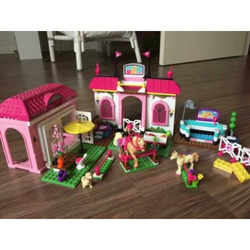 Barbie megabloks, paarden manege