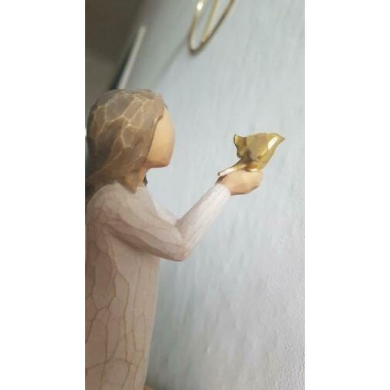 willow tree beeldje, meisje met gouden duif
