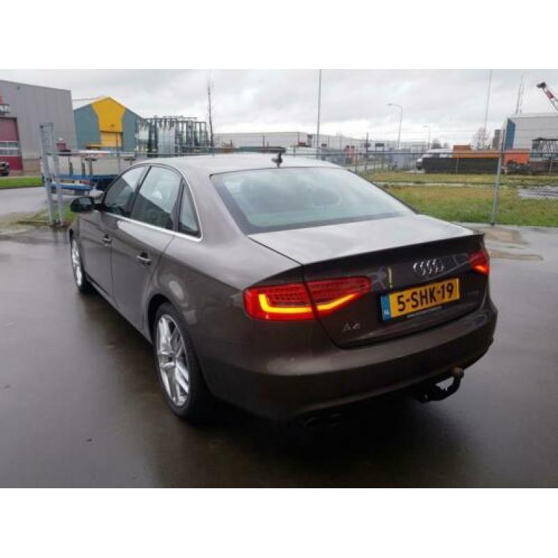 Audi A4 1.8 TFSIe Edition Navi, Trekhaak, LMV, Led, Xenon, C