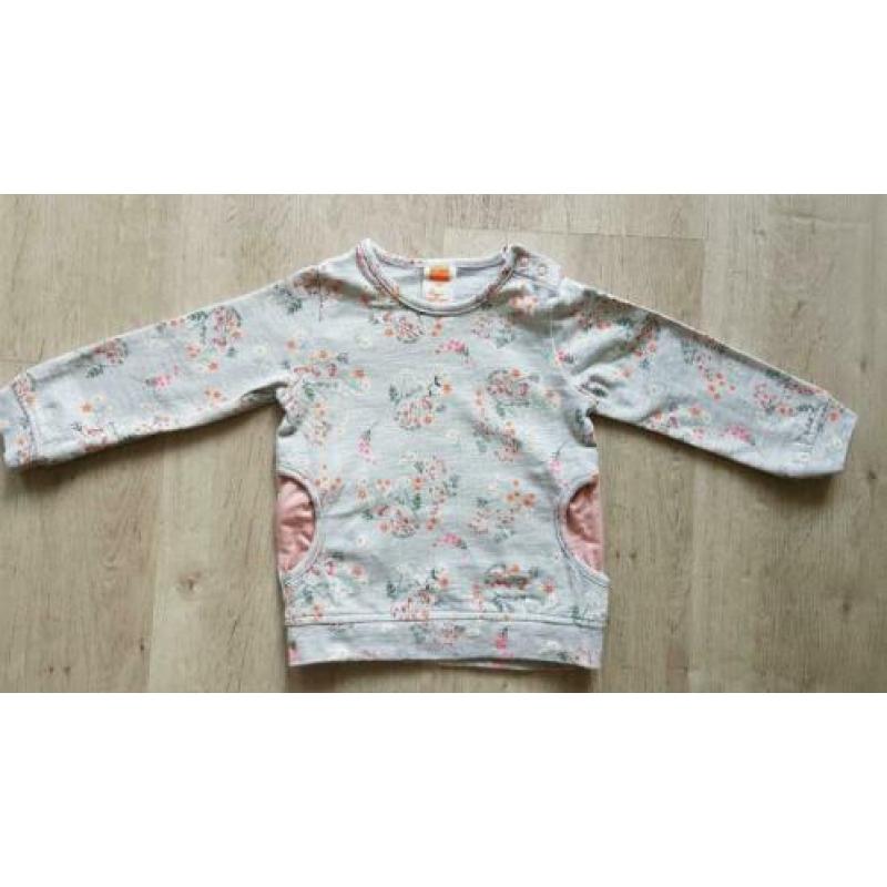 Leuke sweater meisjes roze grijs met bloemprint maat 74