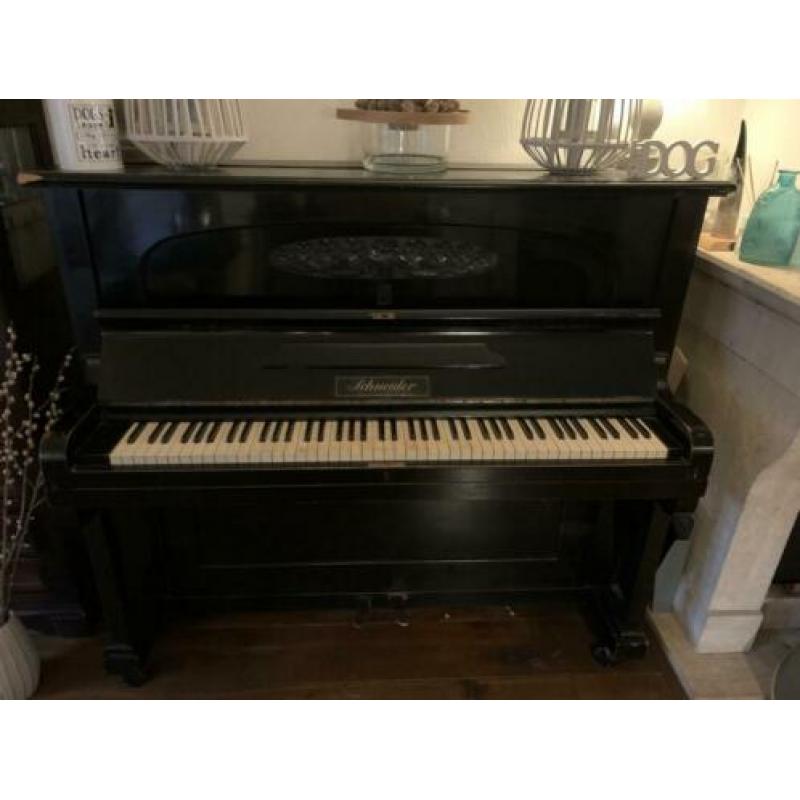 Zwarte Schneider antiek ogende piano