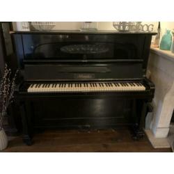 Zwarte Schneider antiek ogende piano