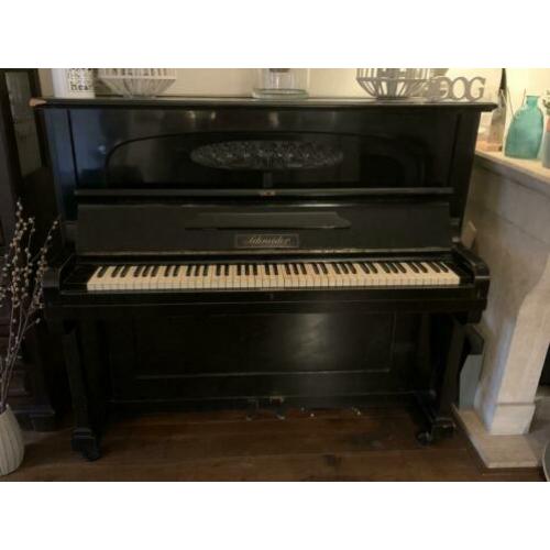 Zwarte Schneider antiek ogende piano