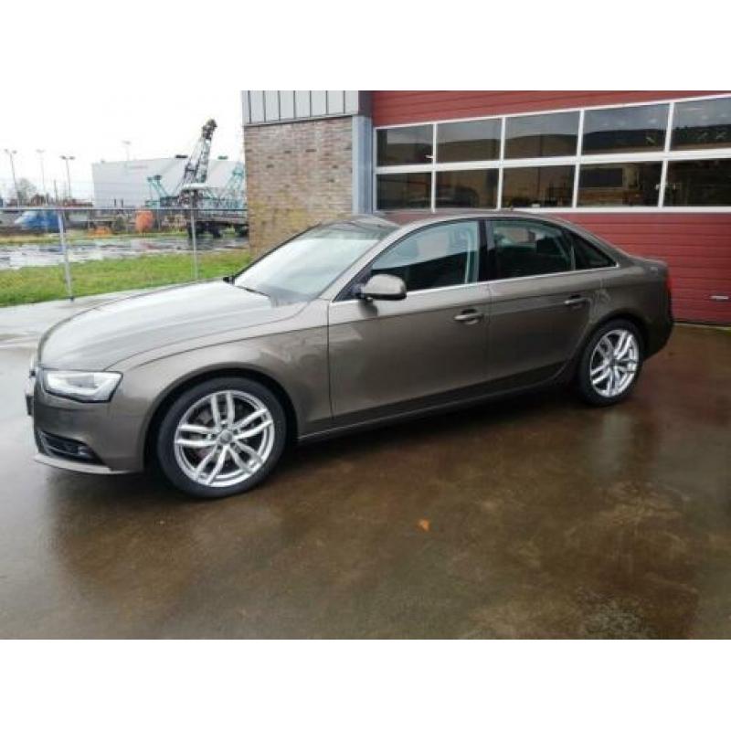 Audi A4 1.8 TFSIe Edition Navi, Trekhaak, LMV, Led, Xenon, C