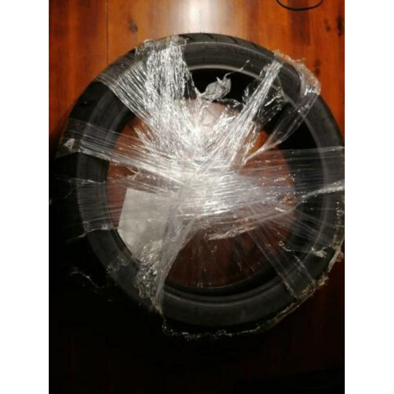 18 inch verchroomd wiel.