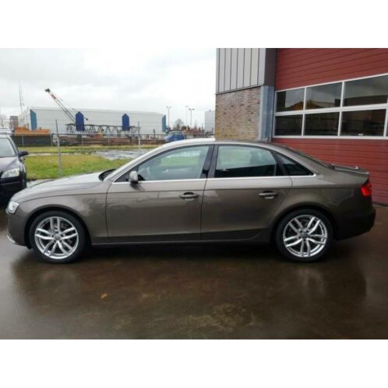 Audi A4 1.8 TFSIe Edition Navi, Trekhaak, LMV, Led, Xenon, C