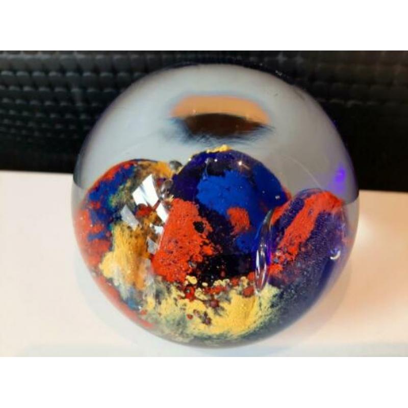 Presse papier blauw geel rood 8cm !