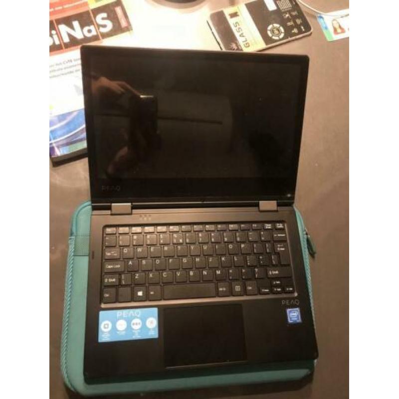 Peaq 2 in 1 laptop