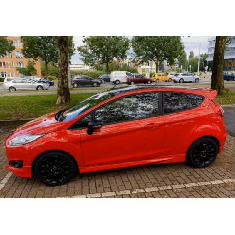 Ford Fiesta Red Edition 140PK incl FABRIEKSGARANTIE
