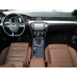 Volkswagen Passat Variant 1.4 TSI GTE 7% LED Pano Leder Adap