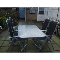Tuintafel met 4 standenstoelen lichtmetaal