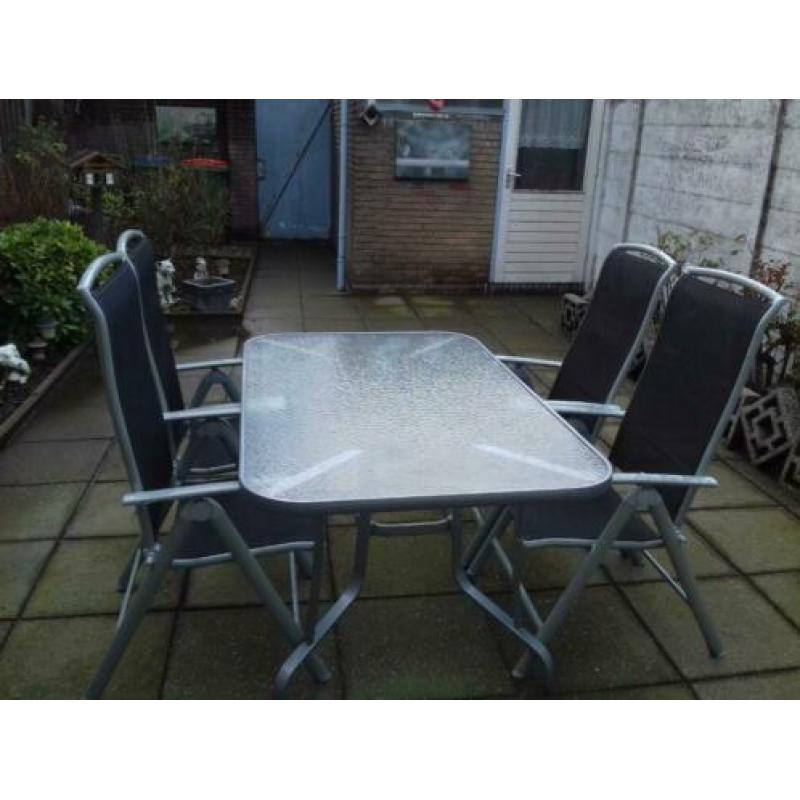 Tuintafel met 4 standenstoelen lichtmetaal