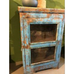 Mooie oude houten kast
