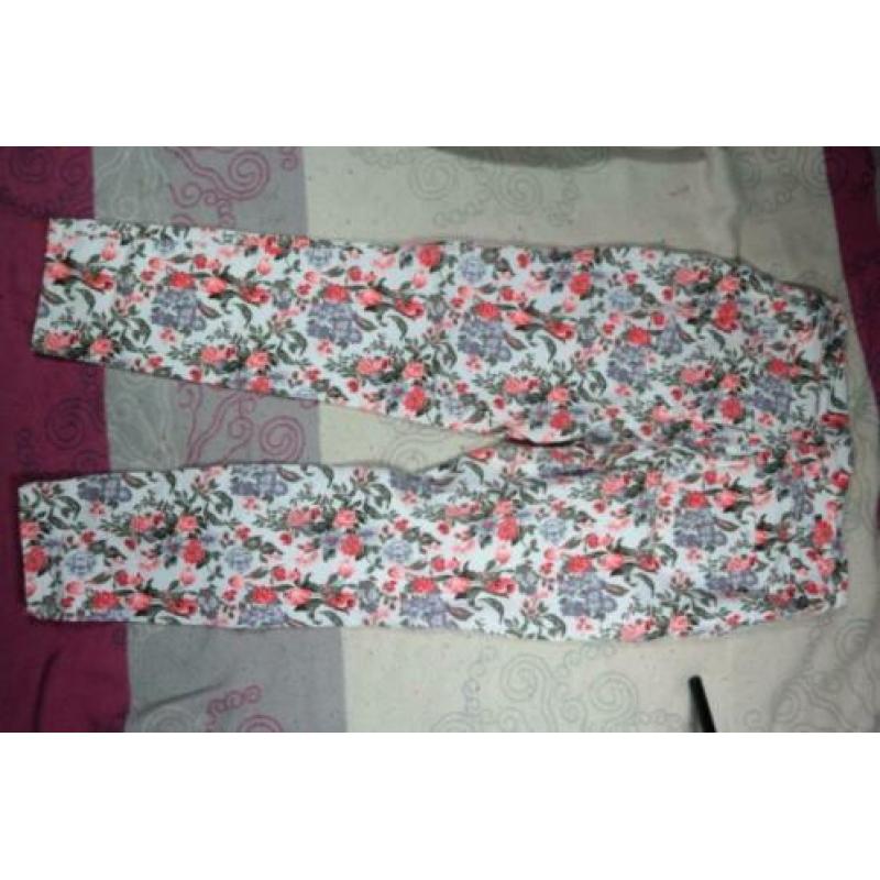 Vrolijke bloemetjesbroek Mt S Merk Fit Originals