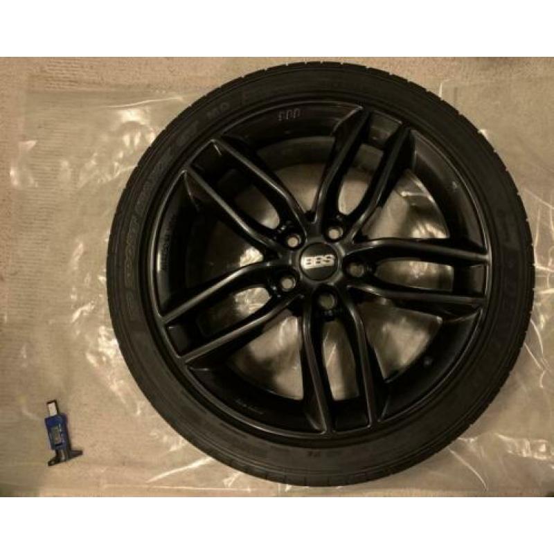 BBS SX 18” 5x114,3 8J ET 40 met Dunlop Sport Maxx GT
