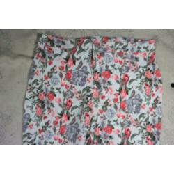 Vrolijke bloemetjesbroek Mt S Merk Fit Originals
