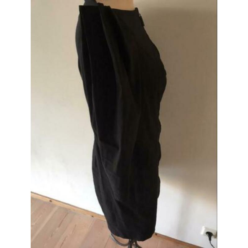 Simmer: Elsewhere tuniek, L