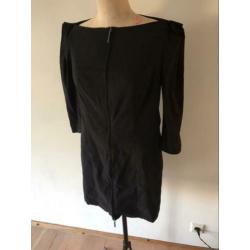 Simmer: Elsewhere tuniek, L