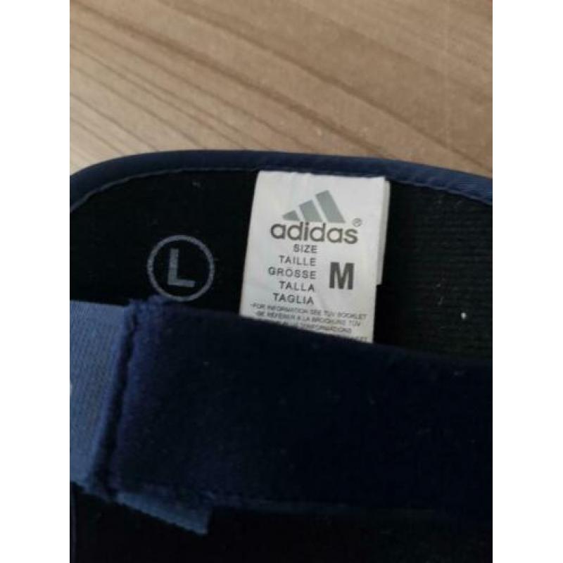 Adidas scheenbeschermers maat M