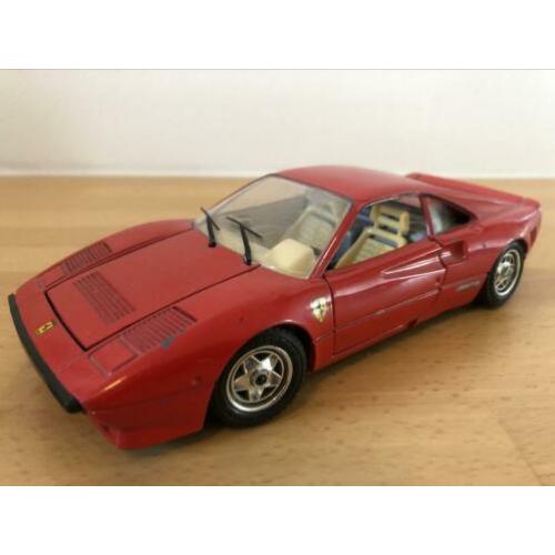 Bburago Ferrari GTO 1984 schaalmodel