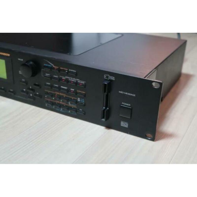 Roland JV-2080 - eventueel met expansion boards