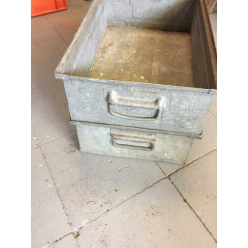 Metalen Philips stapelbakken