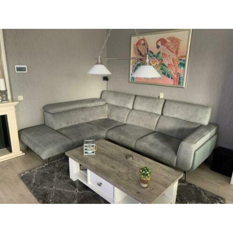 Hoek bankstel + 6 eethoek stoelen stofrib/lederlook Mint.