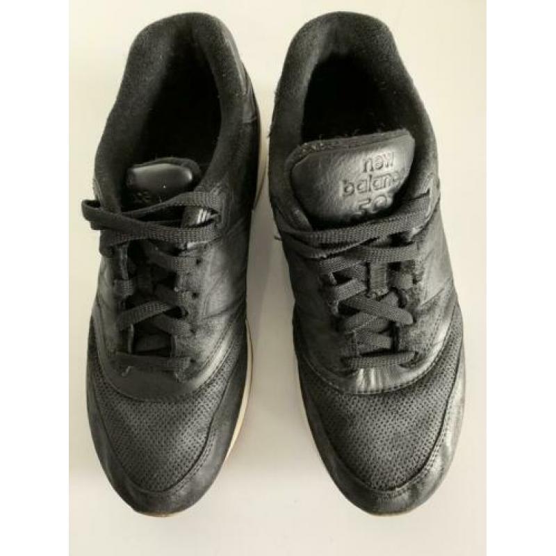 New Balance 597 zwart maat 43