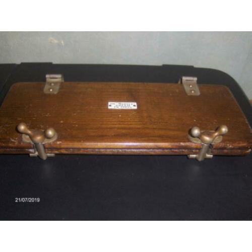 The Beaver Priam Tie Press-Stropdassenpers uit ca. 1900.