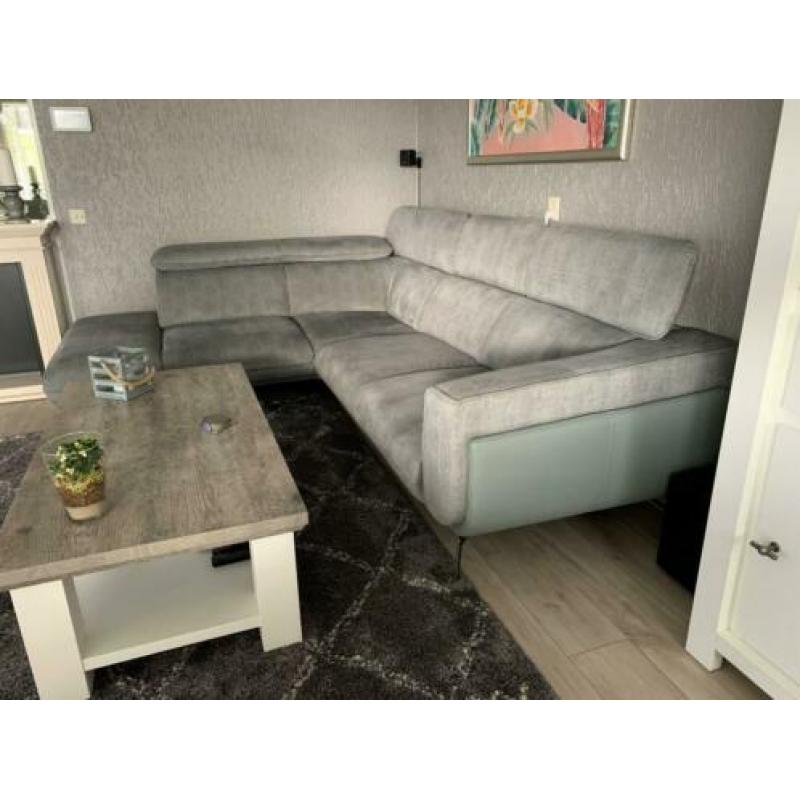 Hoek bankstel + 6 eethoek stoelen stofrib/lederlook Mint.