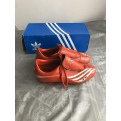 Rode Adidas F30 voetbalschoenen